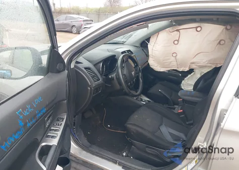 2021 Mitsubishi Outlander Sport 2.0 Se 2Wd z USA, uszkodzony, nr VIN JA4APVAU3MU032013